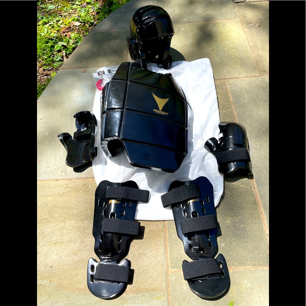 Sparring/Boxing gear - Brand New - Child size large